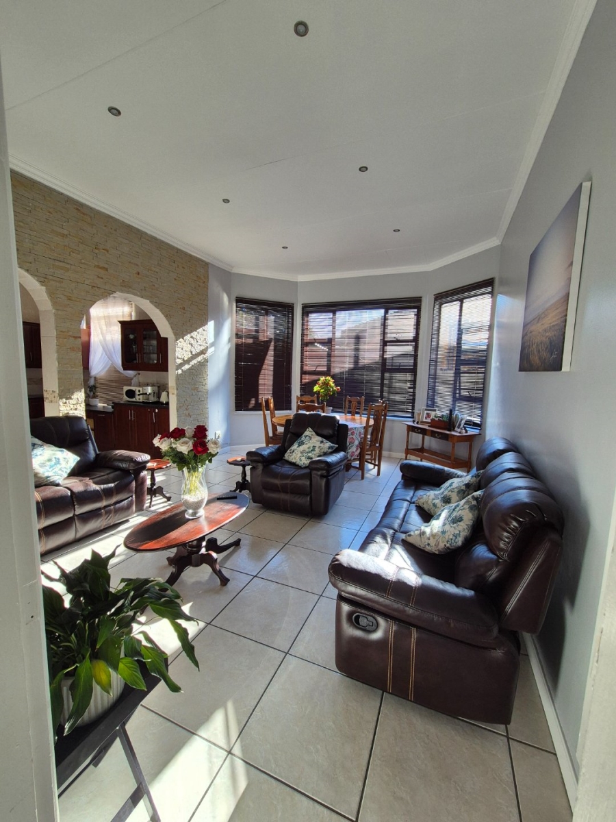 4 Bedroom Property for Sale in Bethlehem Free State